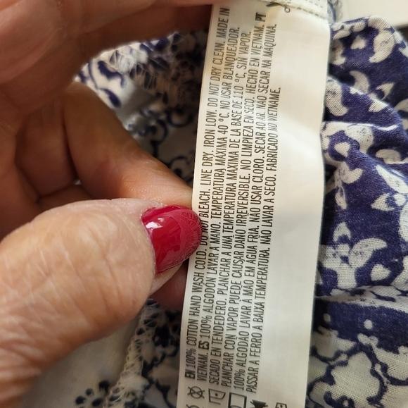 NWT Forever 21 Women's Blue and White Patterned Top Med - Picture 3 of 7